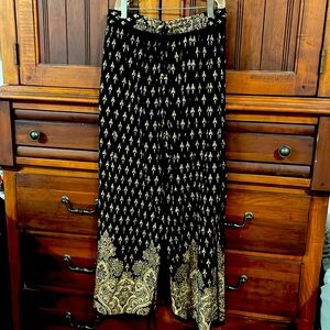 100% cotton womens palazzo pant.  Brand new, never worn.